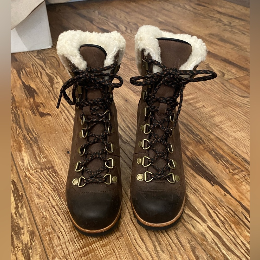 Women's Brown Sorrell Shearling Lace-Up Winter Boots